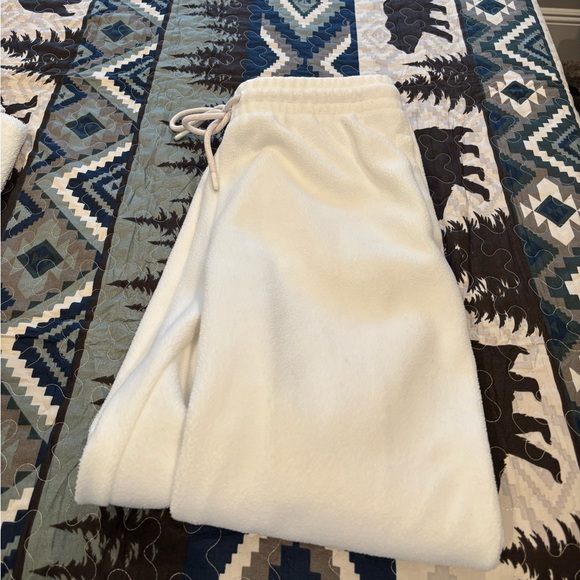 UGG Cream Soft Sweatsuit This two piece set is gorgeous. - Picture 3 of 9